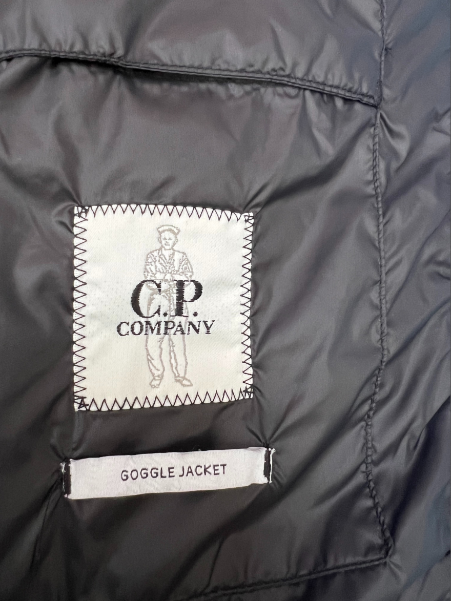 CP컴퍼니 DD Shell 후드 조끼 패딩 점퍼
