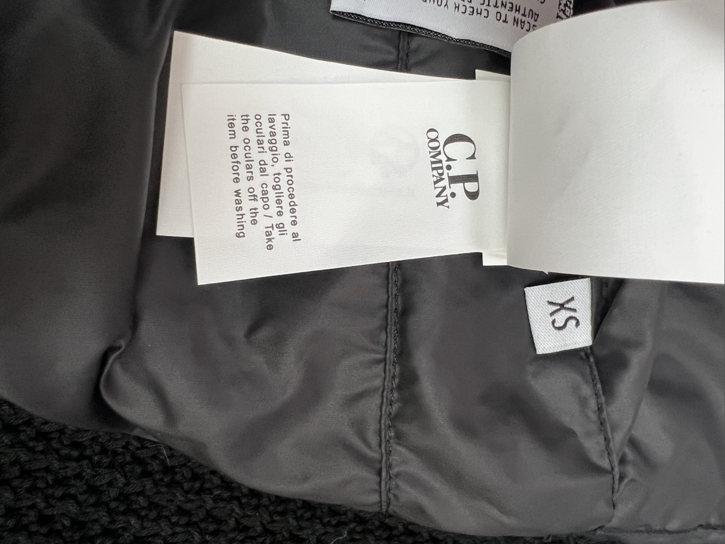 CP컴퍼니 울 니트 패딩 점퍼