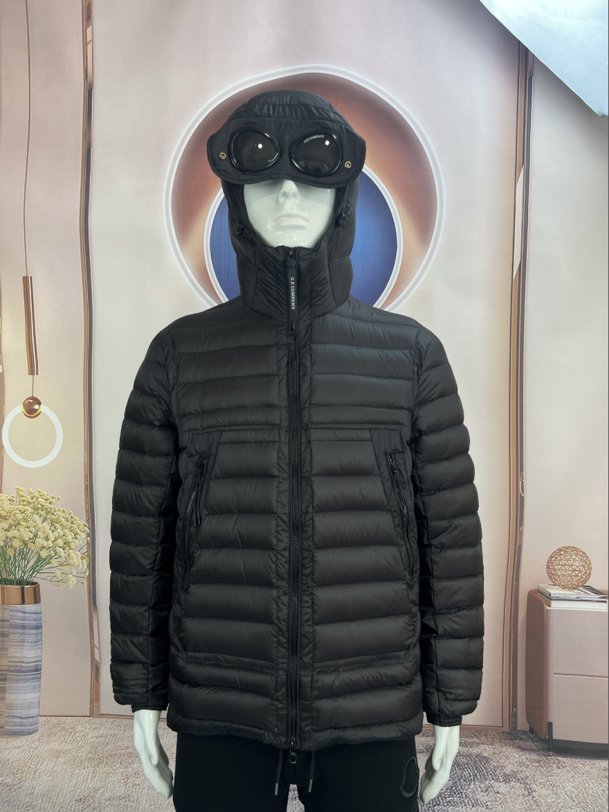 CP컴퍼니 DD Shell 고글 후드 패딩 점퍼