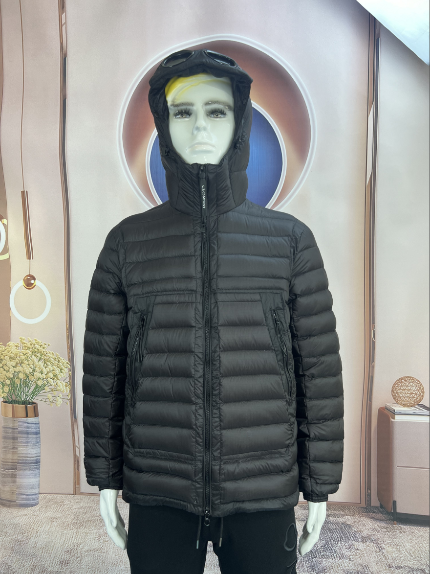 CP컴퍼니 DD Shell 고글 후드 패딩 점퍼