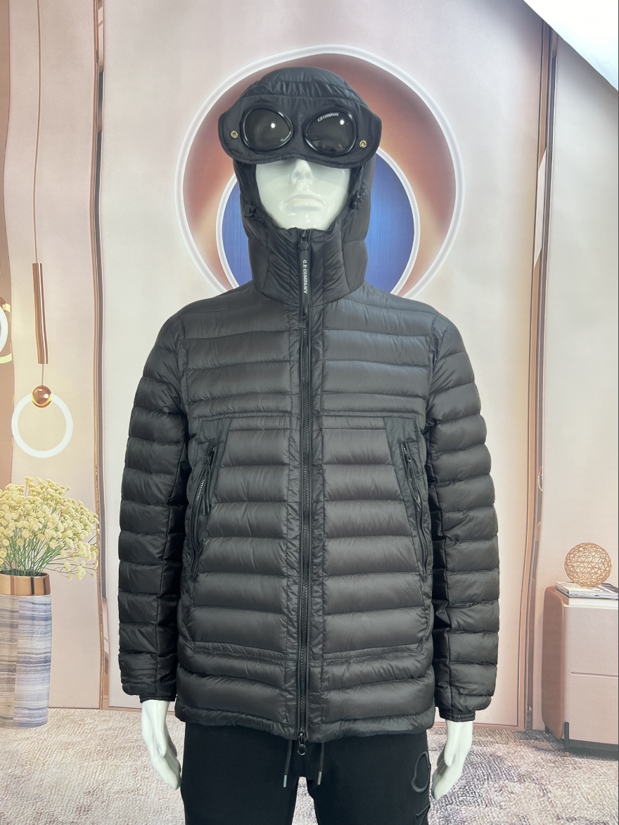 CP컴퍼니 DD Shell 고글 후드 패딩 점퍼