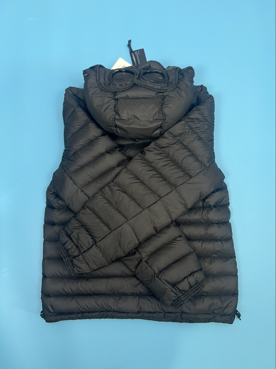 CP컴퍼니 DD Shell 고글 후드 패딩 점퍼