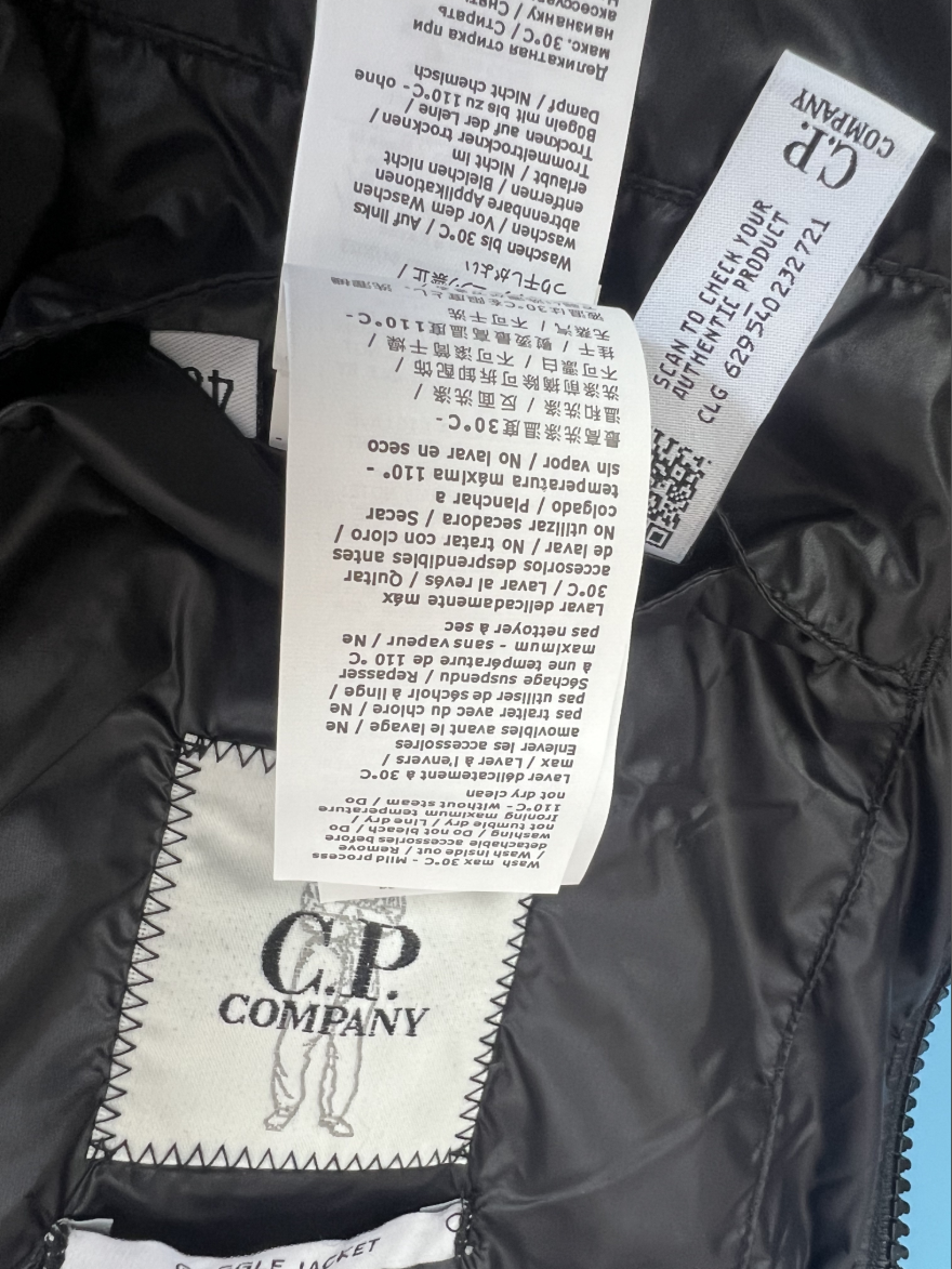 CP컴퍼니 DD Shell 고글 후드 패딩 점퍼