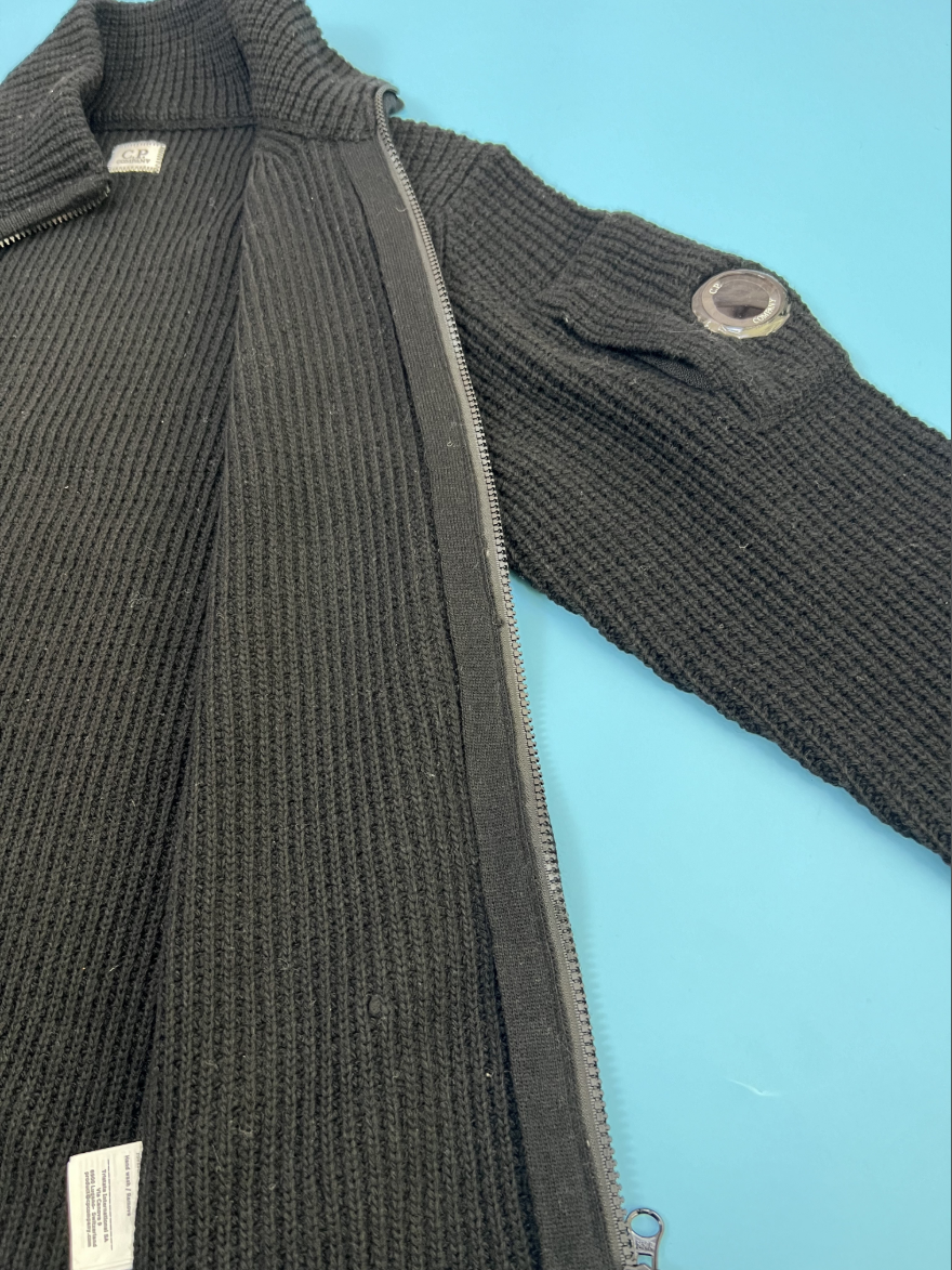 CP컴퍼니 하이넥 니트 집업