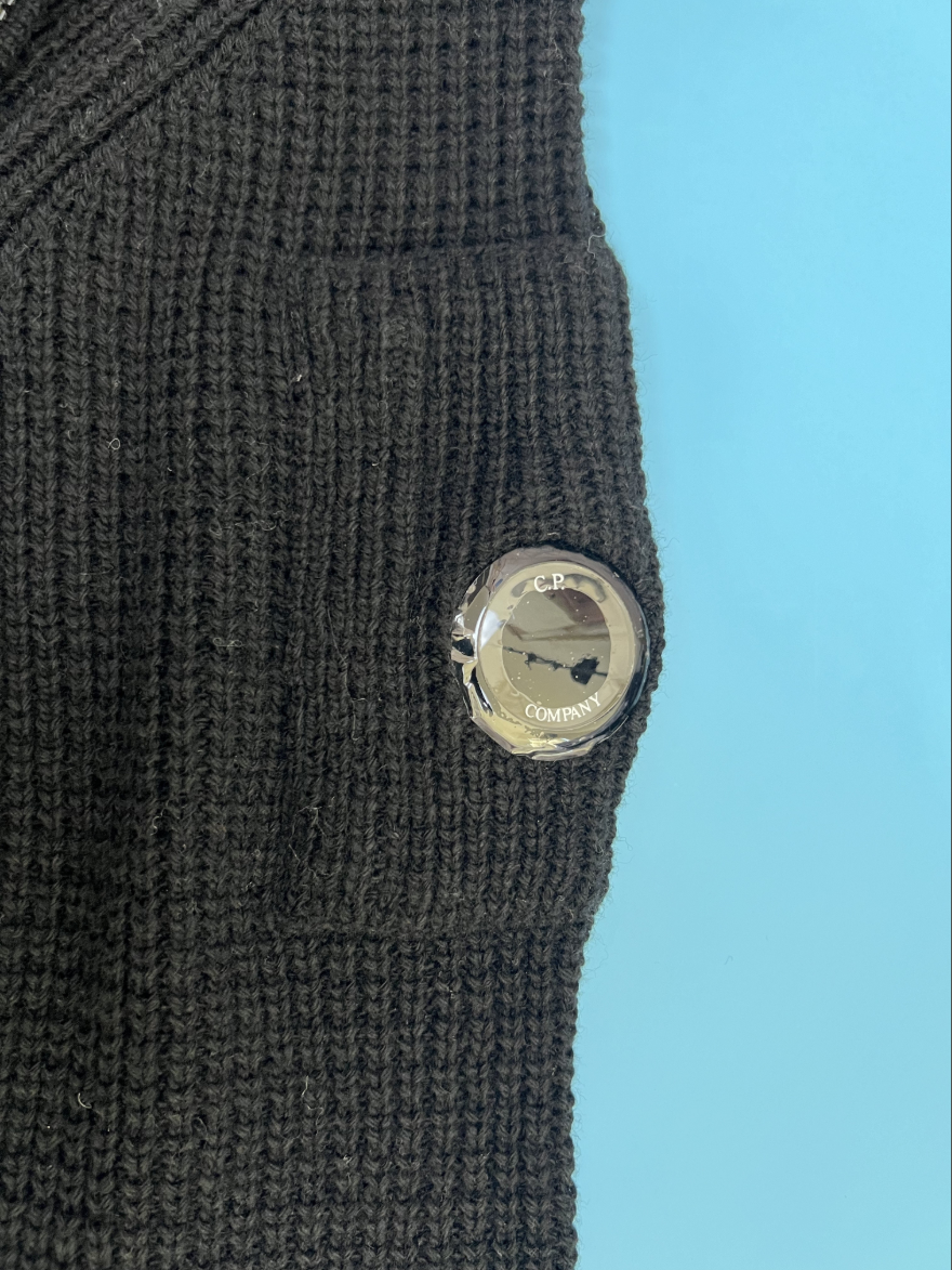 CP컴퍼니 하이넥 니트 집업
