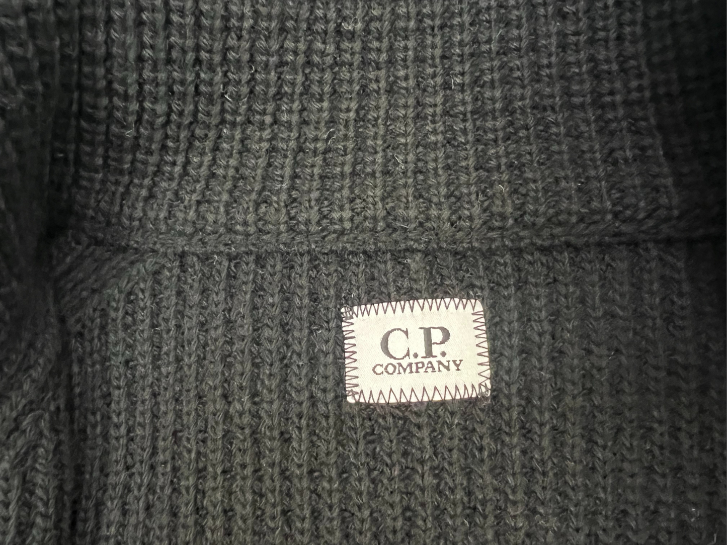 CP컴퍼니 하이넥 니트 집업