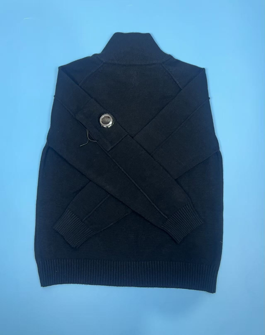 CP컴퍼니 반집업 니트