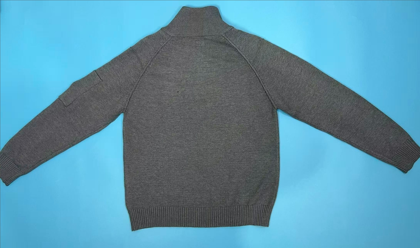 CP컴퍼니 반집업 니트