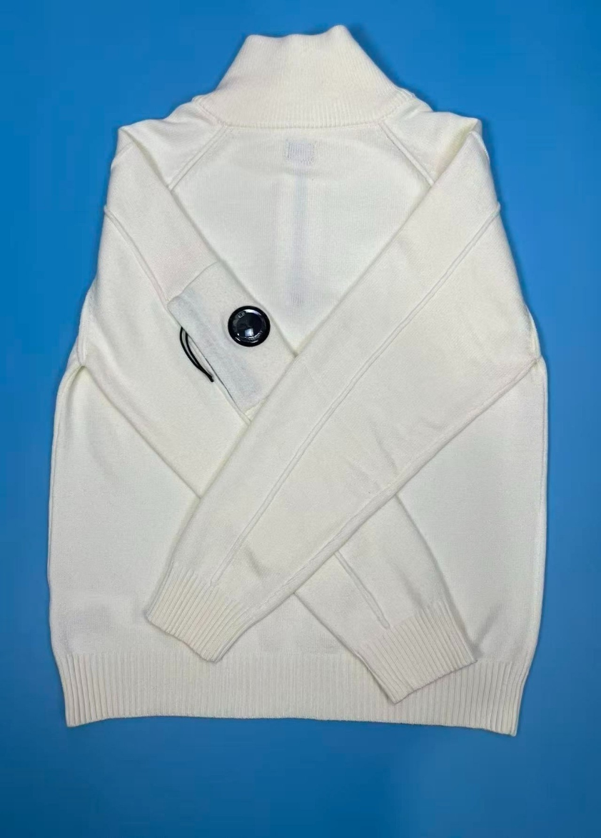 CP컴퍼니 반집업 니트