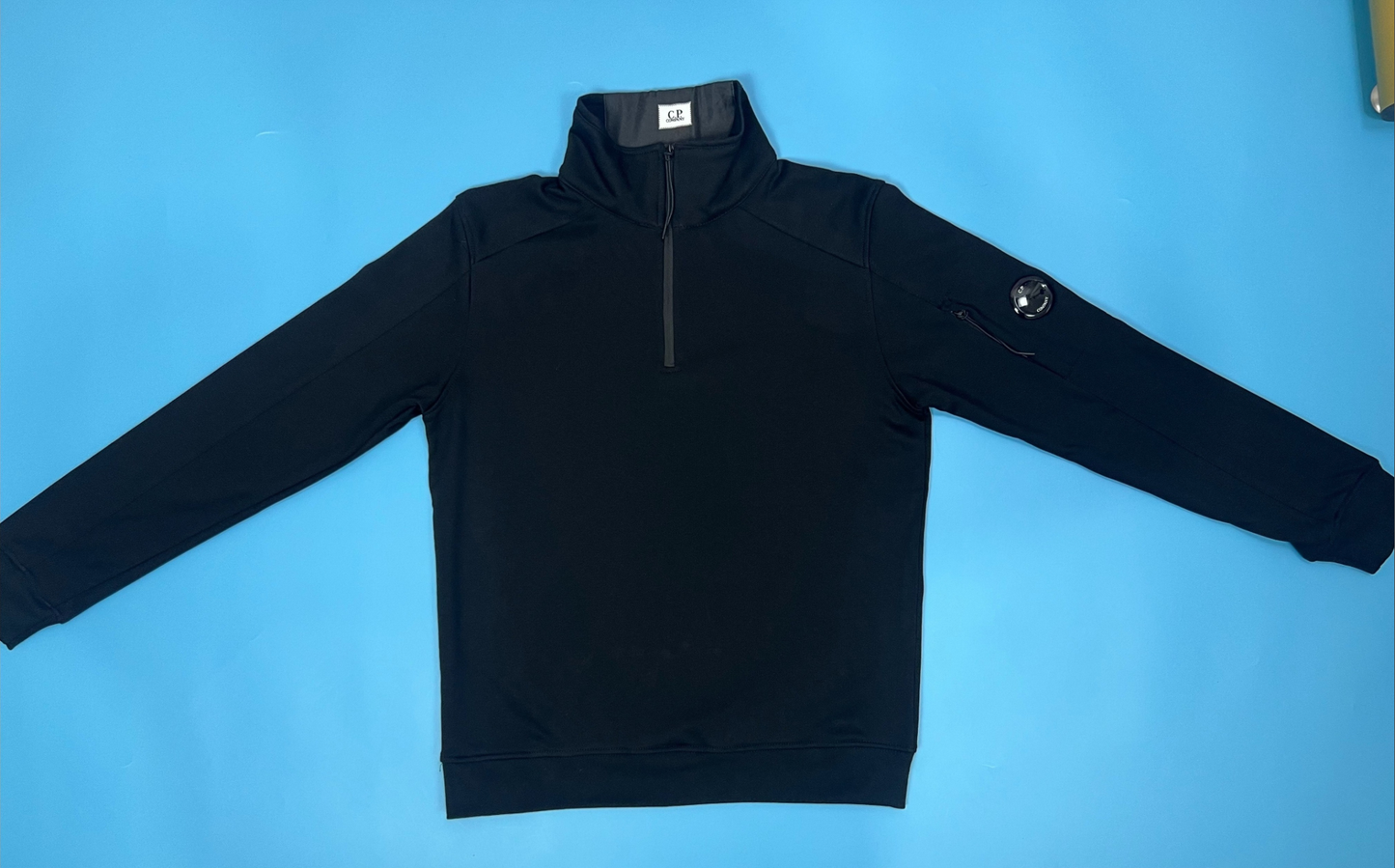 CP컴퍼니 반집업 맨투맨