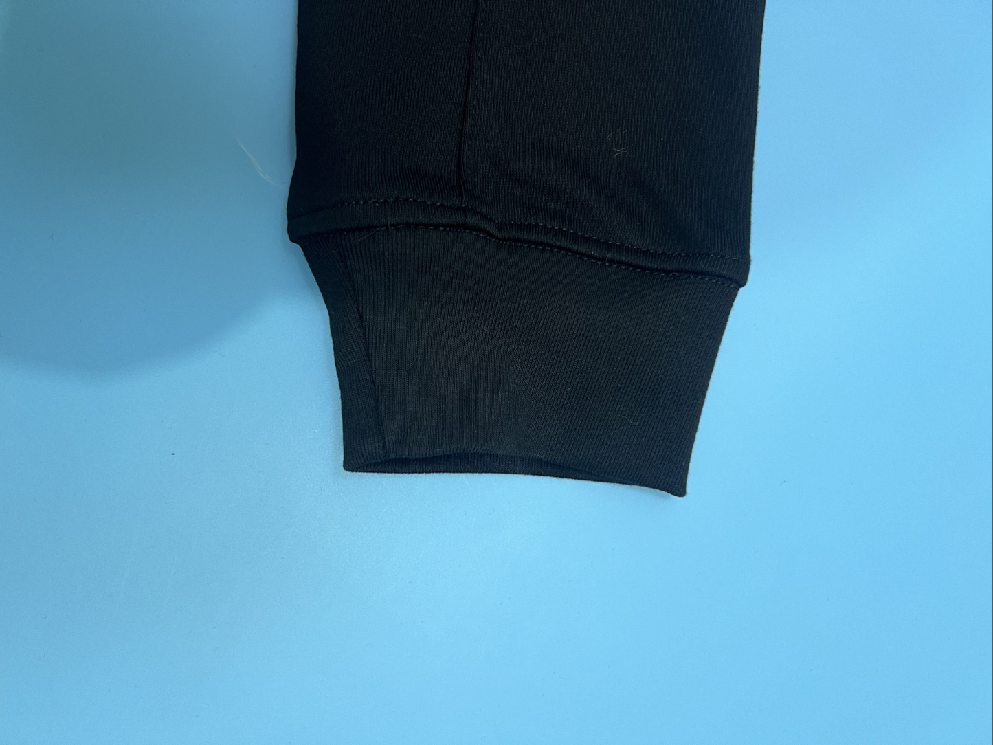 CP컴퍼니 반집업 맨투맨