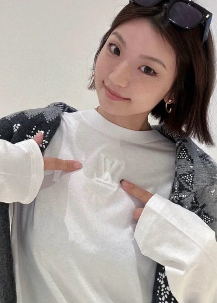 루이비통 LV 엠보 로고 긴팔티