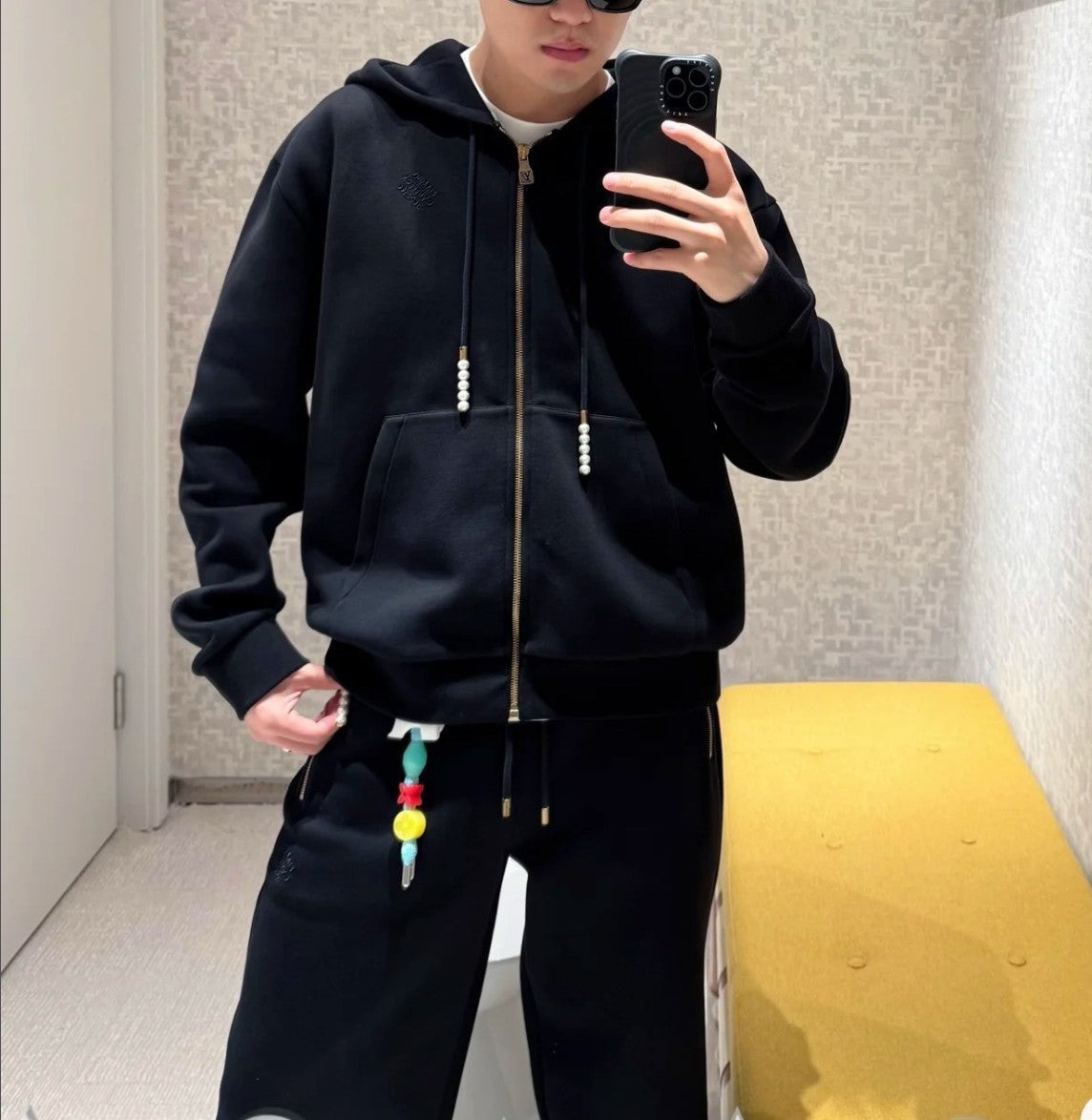 루이비통 자수 로고 진주 팬던트 후드 집업