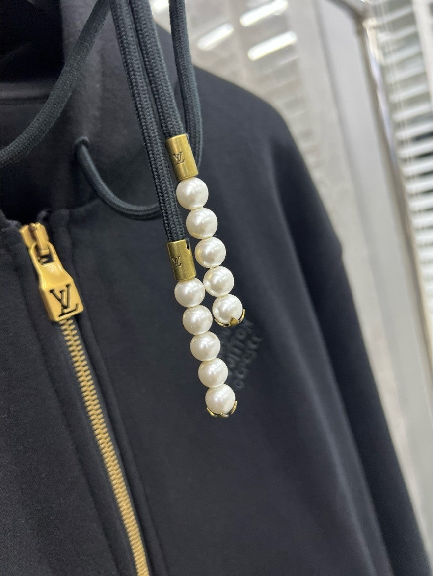 루이비통 자수 로고 진주 팬던트 후드 집업