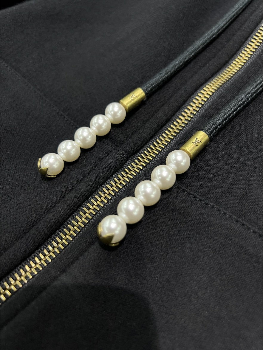 루이비통 자수 로고 진주 팬던트 후드 집업