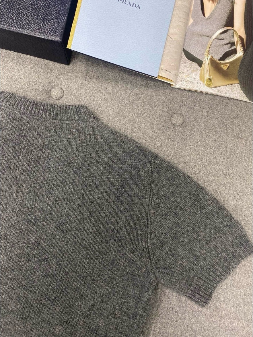 프라다 여성 캐시미어 크롭 반팔 니트