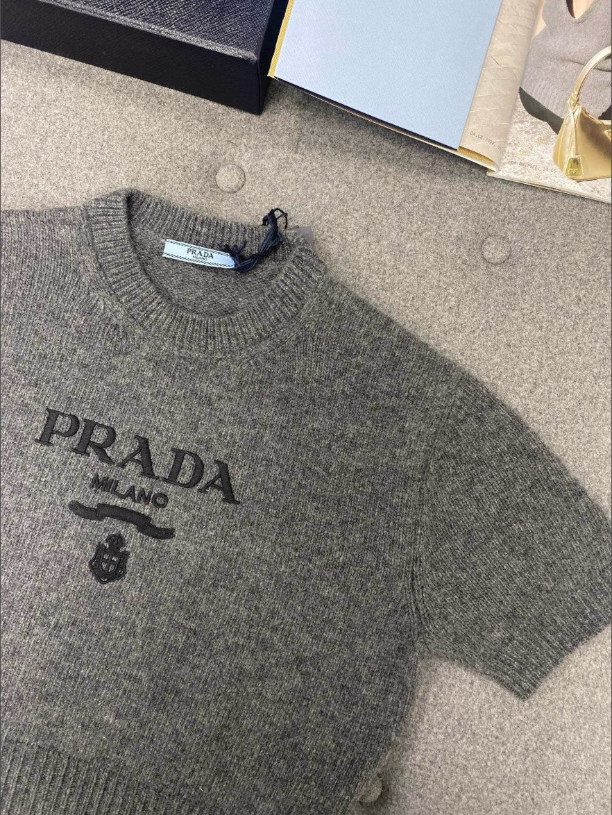 프라다 여성 캐시미어 크롭 반팔 니트