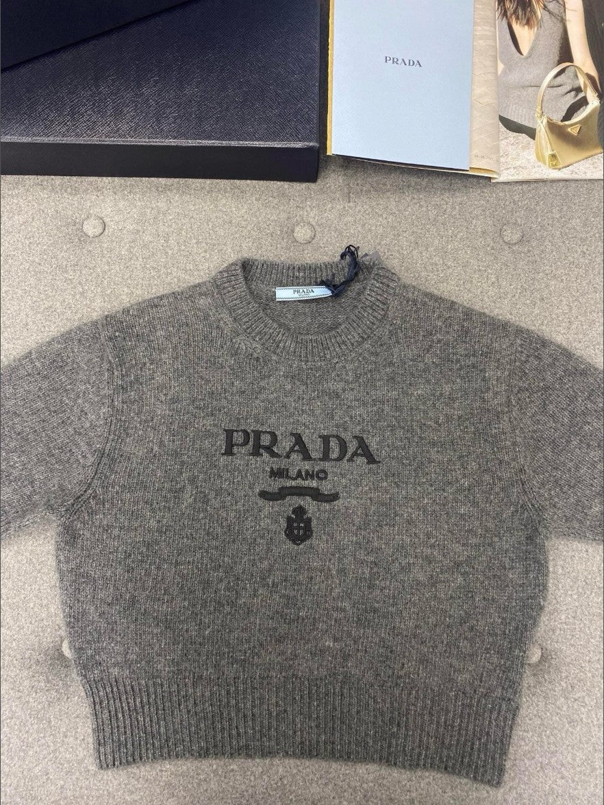 프라다 여성 캐시미어 크롭 반팔 니트