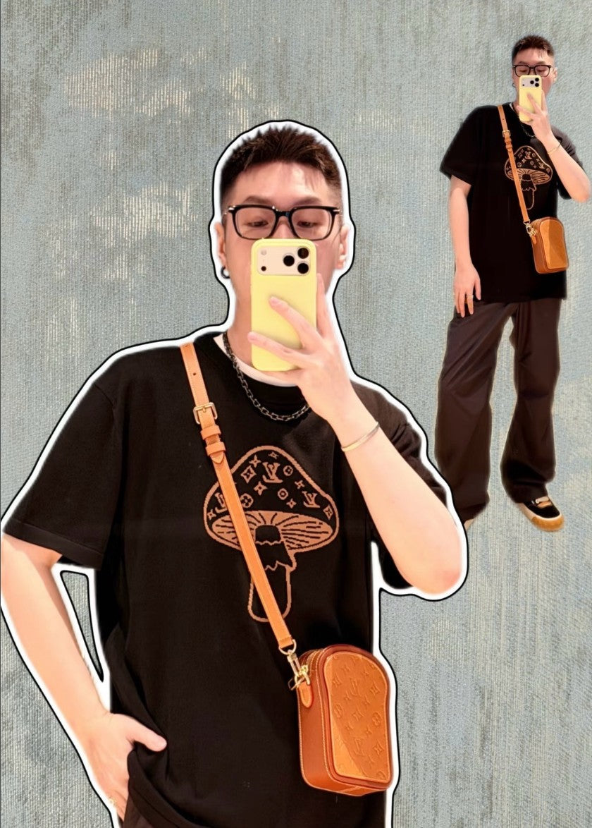 루이비통 LV 머쉬룸 로고 반팔티