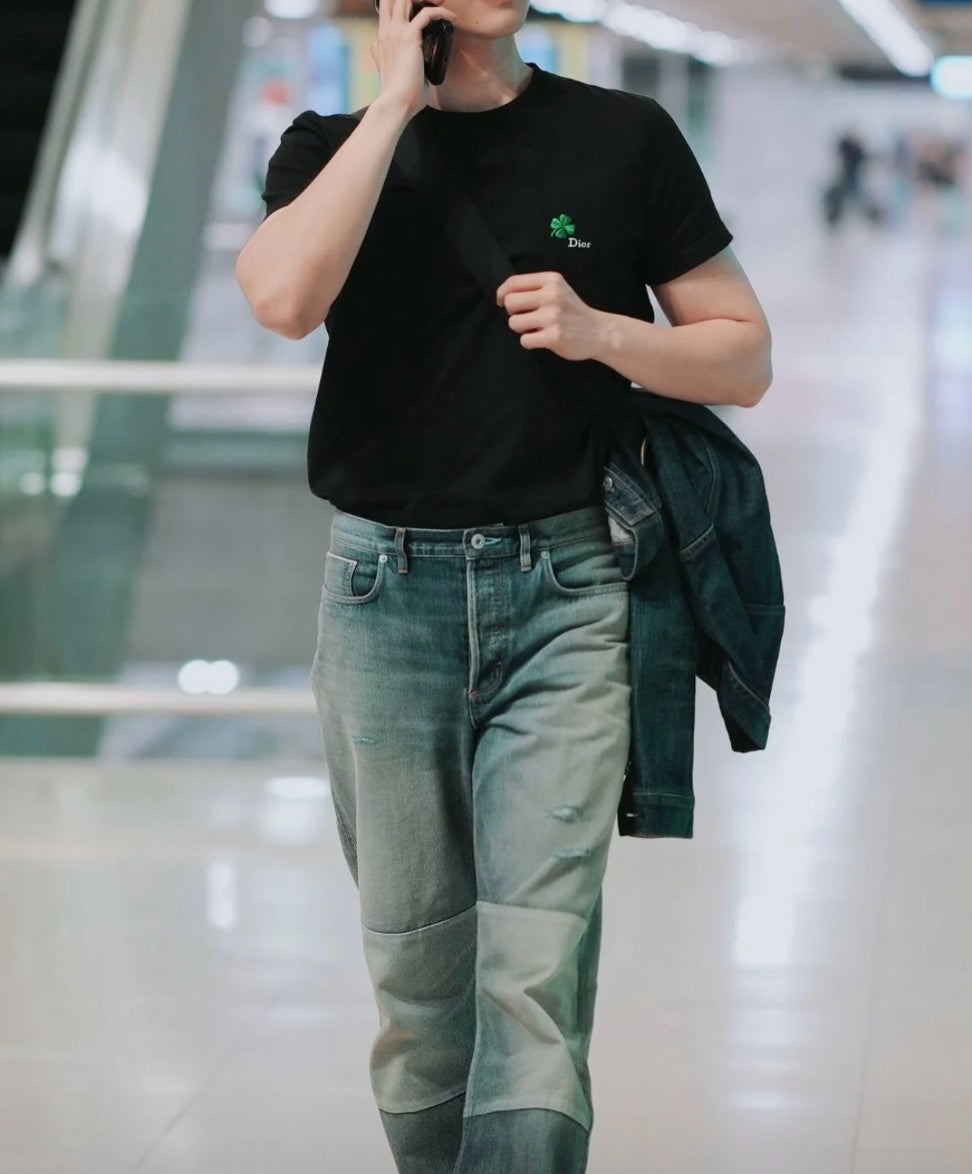 디올 클로버 자수 로고 반팔티