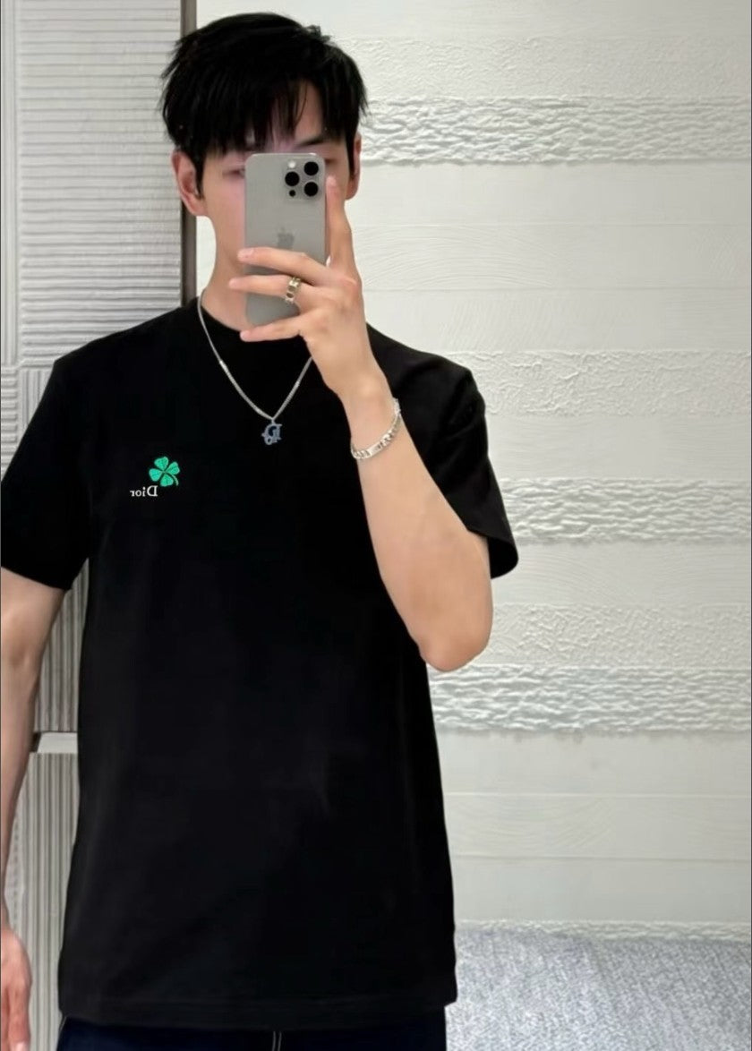 디올 클로버 자수 로고 반팔티