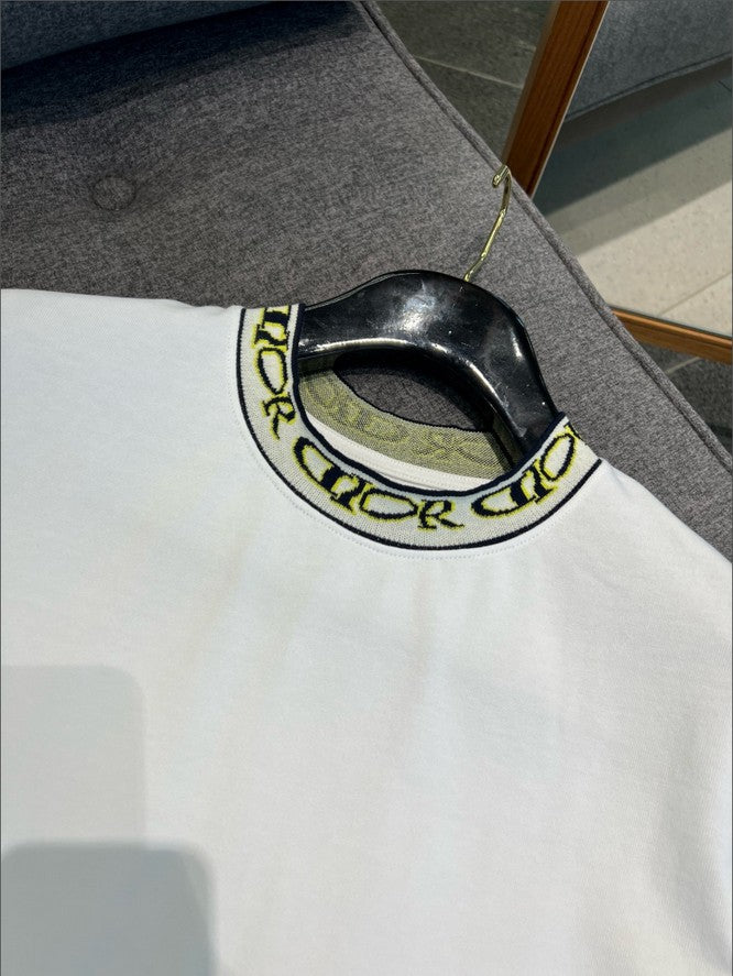 디올 넥 레터링 로고 반팔티