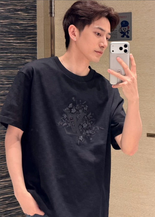루이비통 LV 플라워 자수 로고 반팔티