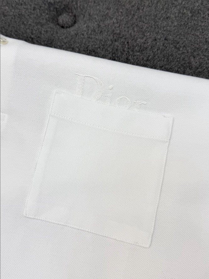 디올 포켓 자수 로고 카라 반팔티