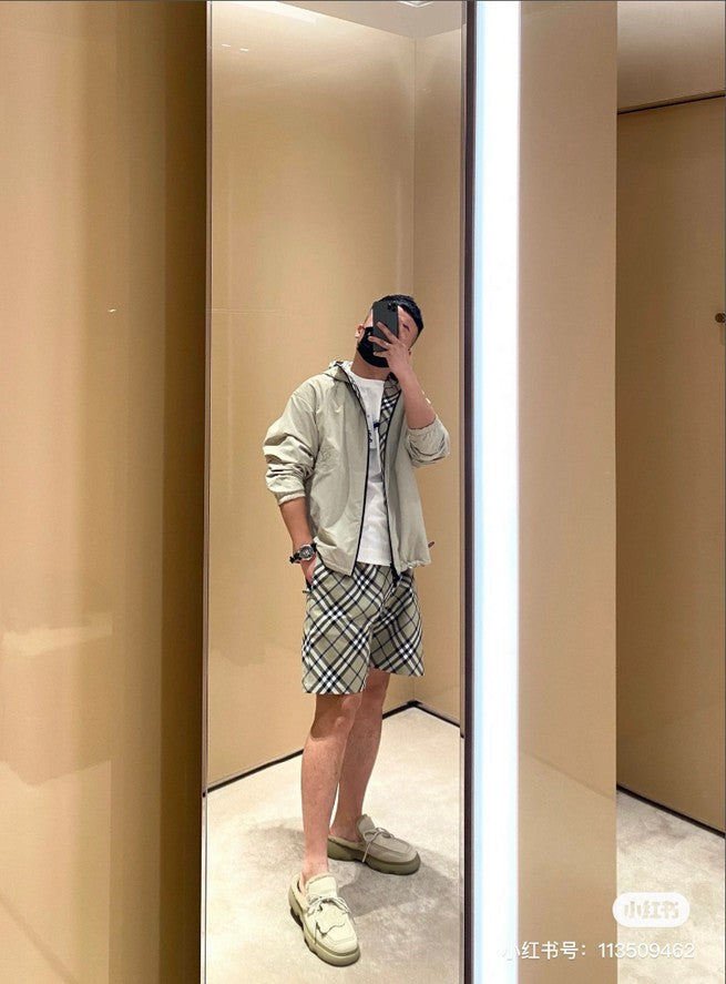 버버리 그레이 트윌 체크 반바지