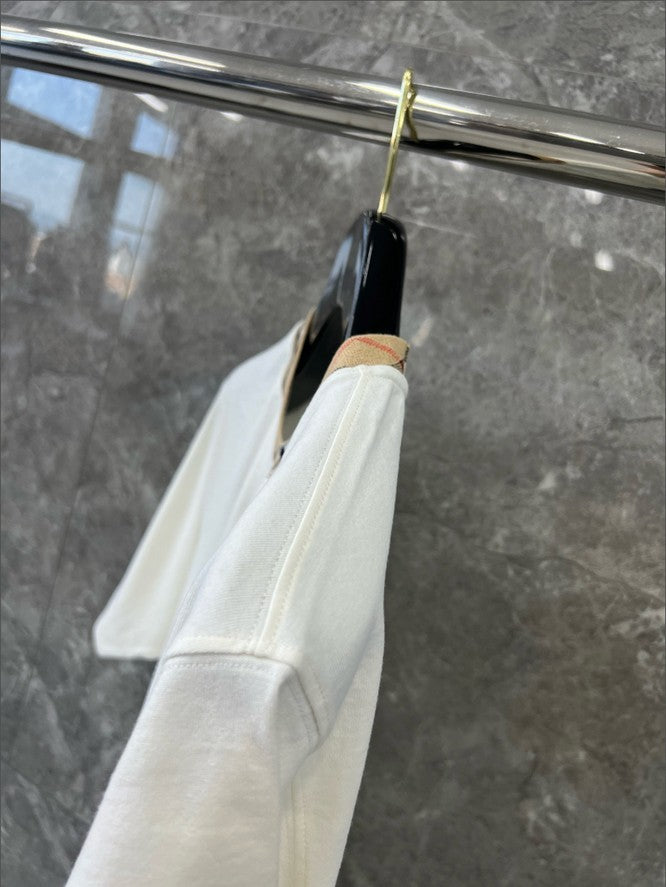 버버리 넥 체크 반팔티