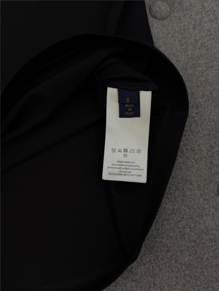 루이비통 LV 아트 자수 반팔티