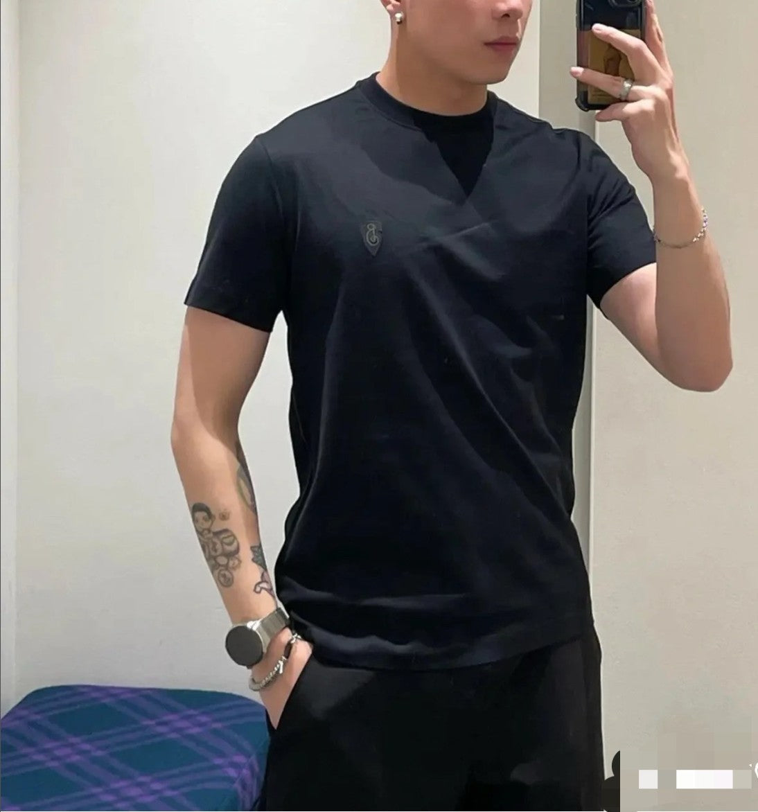 버버리 자수 로고 사이드 스티치 반팔티