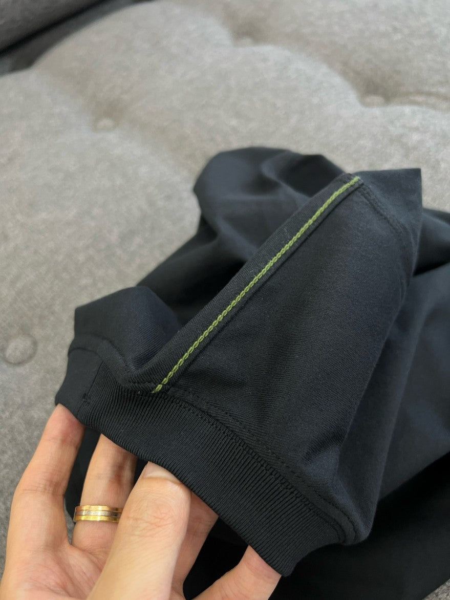 버버리 자수 로고 사이드 스티치 반팔티